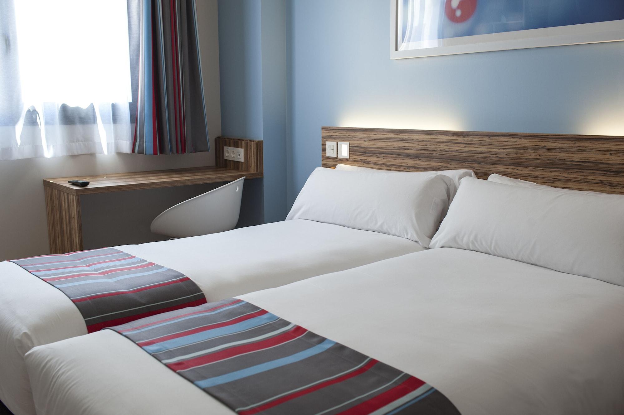 Travelodge Torrelaguna Madrid Exterior photo