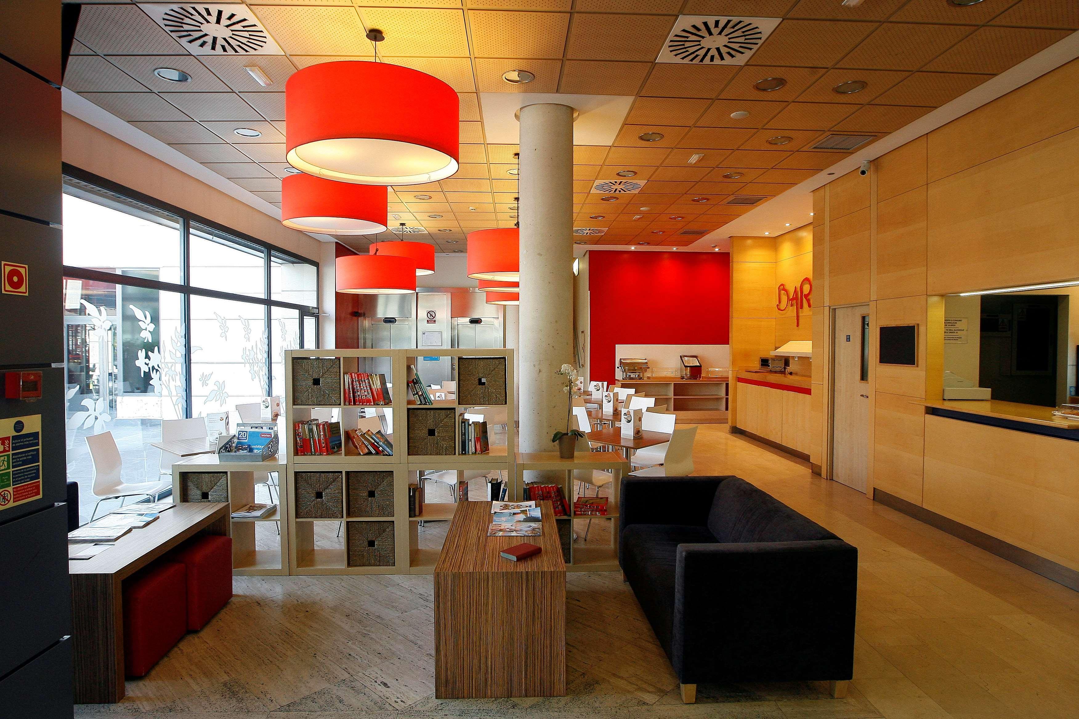 Travelodge Torrelaguna Madrid Exterior photo