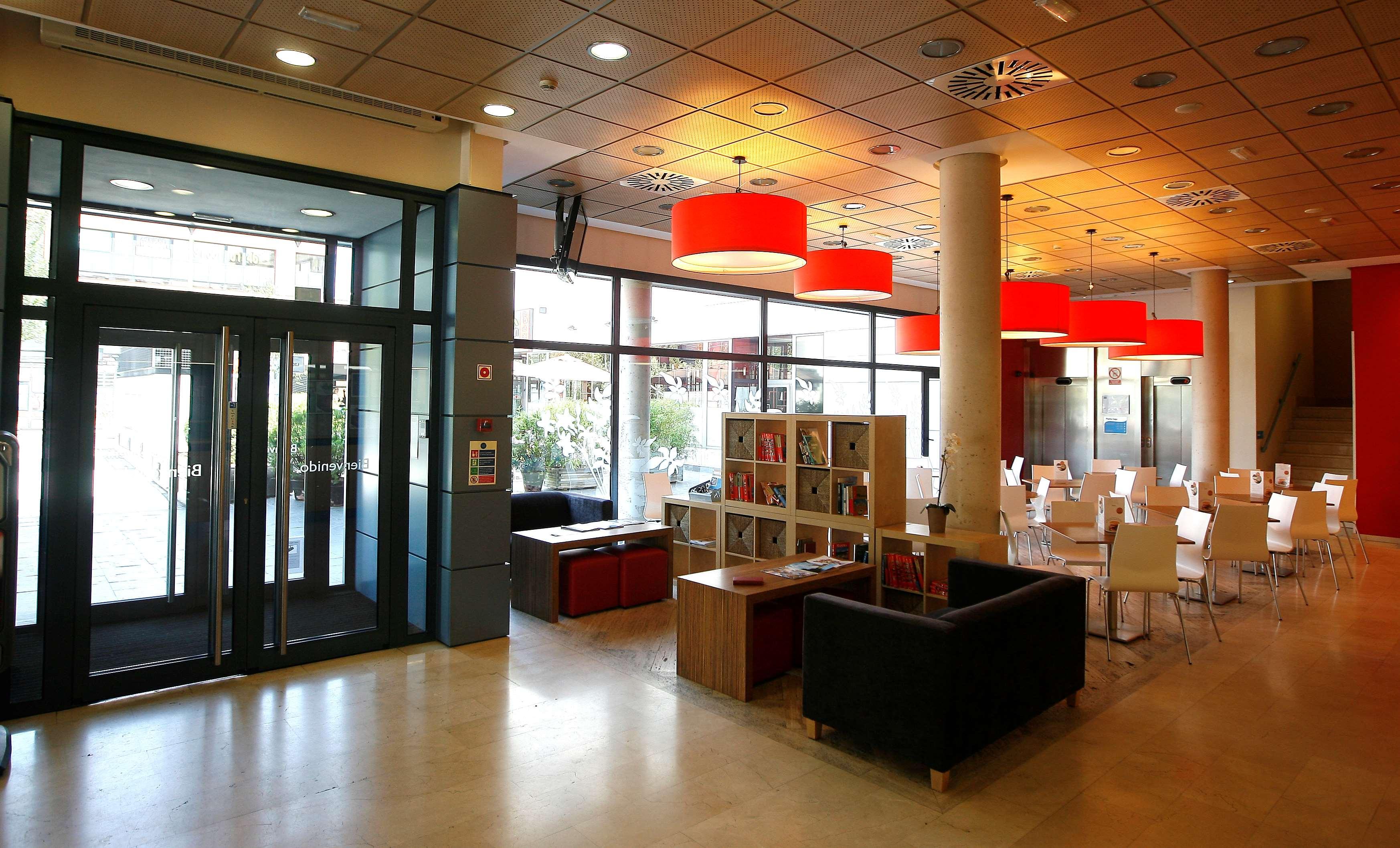 Travelodge Torrelaguna Madrid Exterior photo