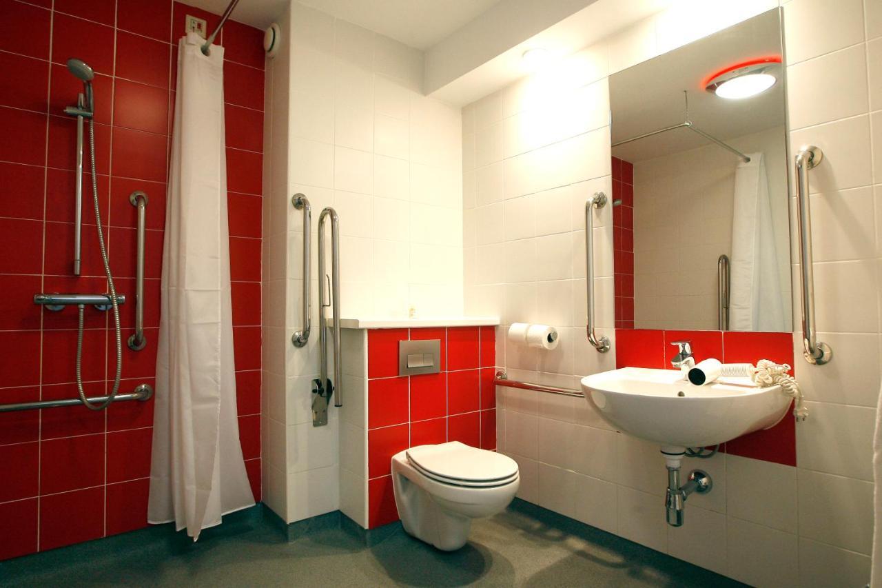 Travelodge Torrelaguna Madrid Exterior photo