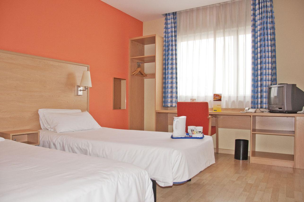 Travelodge Torrelaguna Madrid Exterior photo